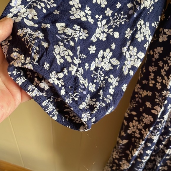 Old Navy Long Sleeved Empire Style Navy and White Floral Dress - Picture 4 of 9